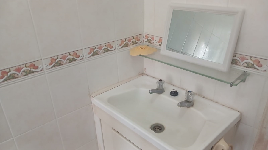 4 Bedroom Property for Sale in Bathurst Eastern Cape